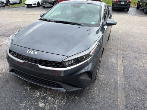Used 2023 Kia Forte LXS w/ LXS Technology Package FWD image 2