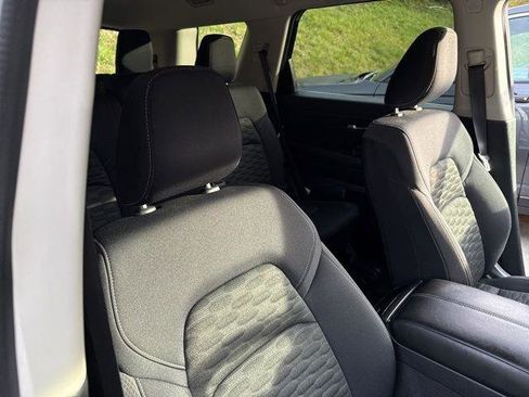 Used 2022 Nissan Pathfinder S image 36