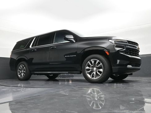 Used 2022 Chevrolet Suburban LS w/ Driver Alert Package RWD image 26