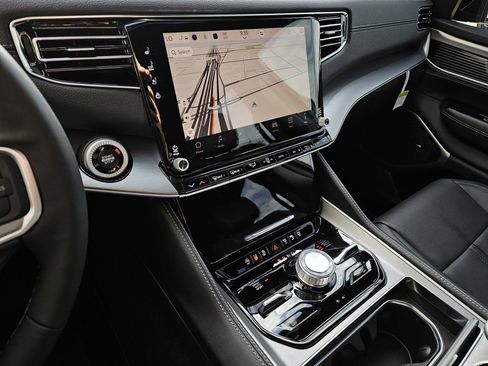 New 2026 Jeep Grand Wagoneer 4WD image 21