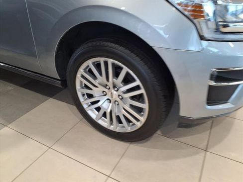 Used 2024 Ford Expedition Limited image 34