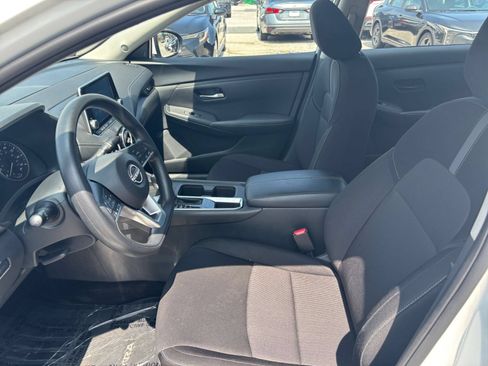 Used 2025 Nissan Sentra SV FWD image 22