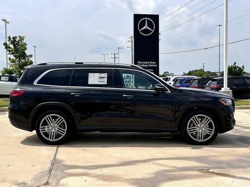 Used 2025 Mercedes-Benz GLS 450 4MATIC image 9