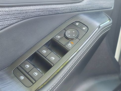 Used 2023 Nissan Rogue SV AWD/4WD image 14