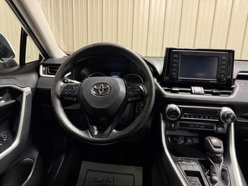 Used 2021 Toyota RAV4 XLE image 28