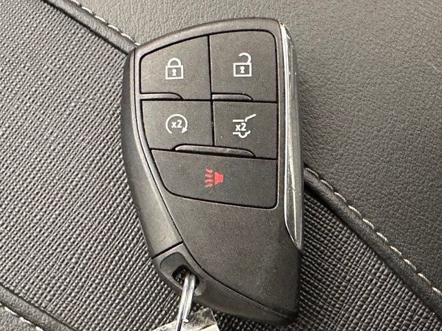 Used 2025 Buick Enclave Preferred AWD/4WD image 25