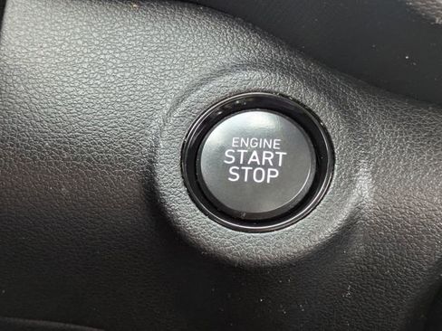 Used 2024 Hyundai Venue SEL FWD image 26