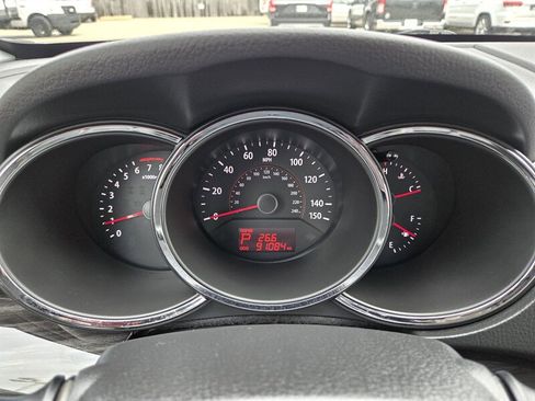 Used 2011 Kia Sorento LX image 18