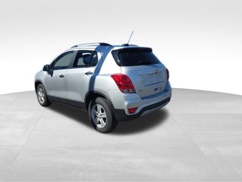 Certified 2019 Chevrolet Trax LT w/ LT Convenience Package FWD image 3