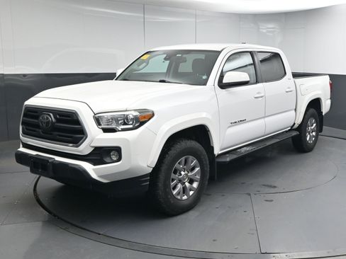 Used 2018 Toyota Tacoma SR5 image 4