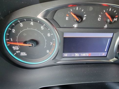Used 2023 Chevrolet Traverse LT FWD image 19