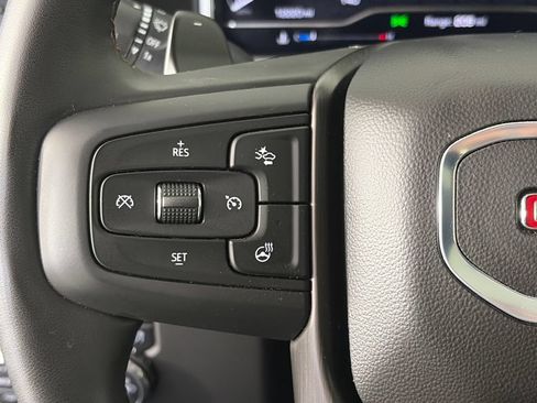 Used 2025 GMC Sierra 1500 AT4 w/ Technology Package AWD/4WD image 17