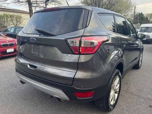 Used 2017 Ford Escape SE FWD image 7