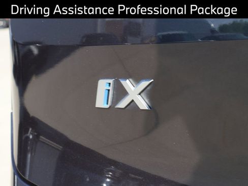 Certified 2023 BMW iX xDrive50 w/ Premium Package AWD/4WD image 10