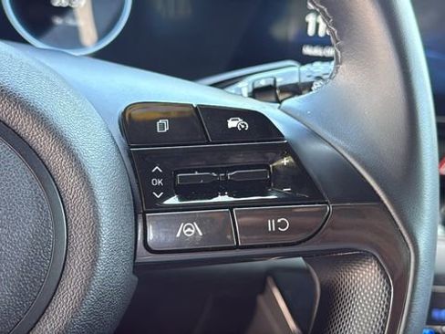 Used 2025 Hyundai Elantra SEL FWD image 20