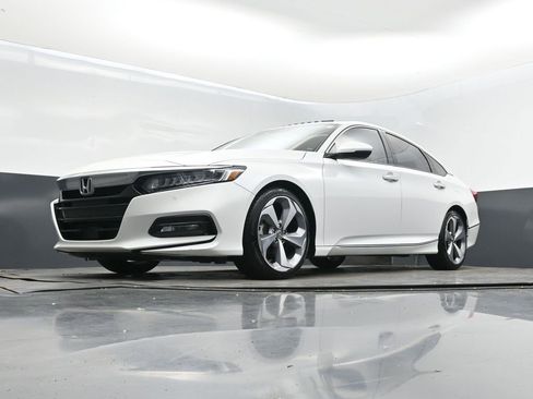 Used 2018 Honda Accord Touring image 38