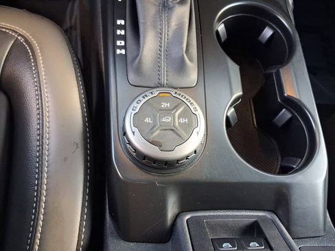 Used 2025 Ford Bronco Outer Banks AWD/4WD image 23