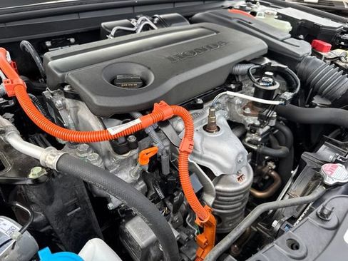 Used 2025 Honda Accord Sport image 30