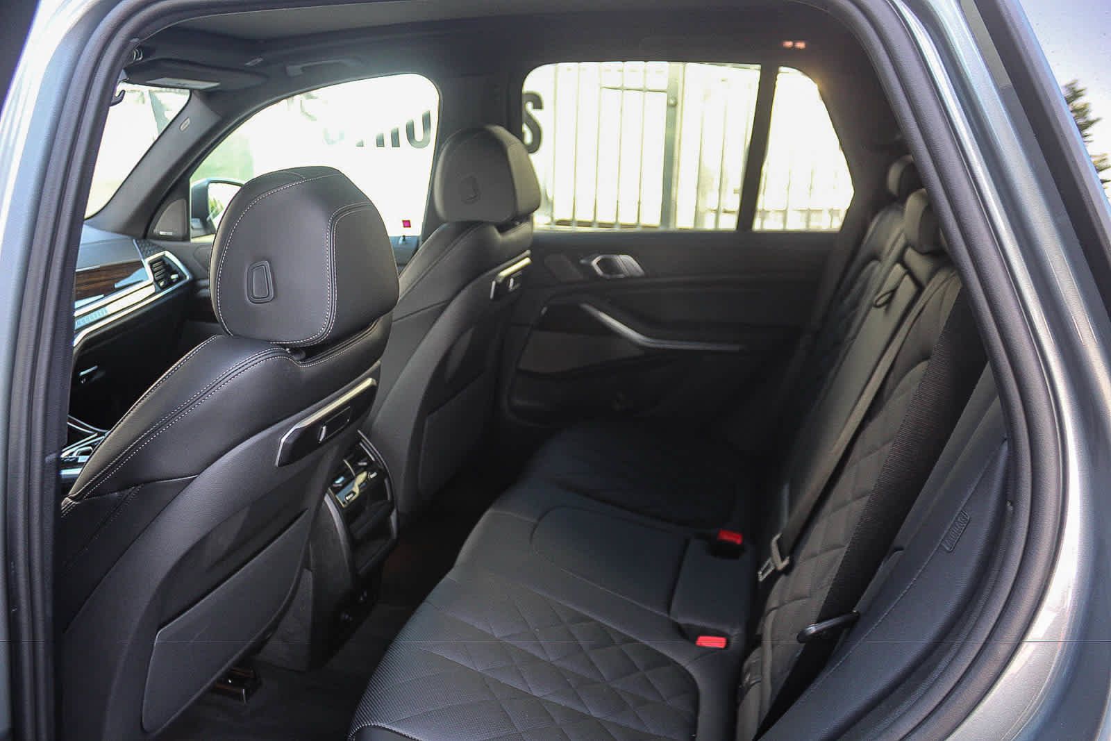Used 2026 BMW X5 sDrive40i w/ Premium Package RWD image 18