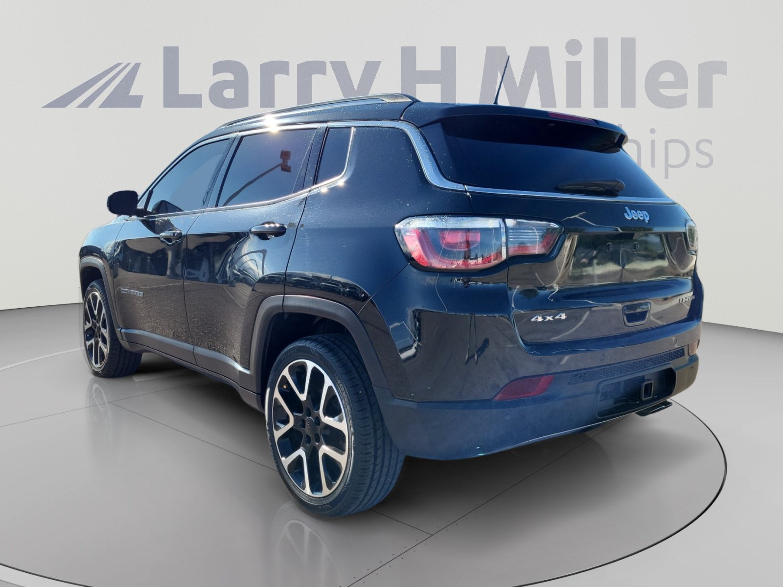 Used 2021 Jeep Compass Limited w/ Sun and Sound Group AWD/4WD image 3