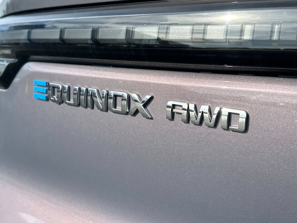 New 2026 Chevrolet Equinox EV LT w/ Convenience Package II AWD/4WD image 8
