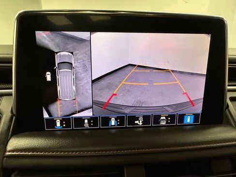 Used 2021 Chevrolet Suburban RST w/ Luxury Package image 32