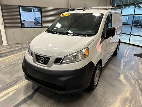 Used 2015 Nissan NV200 SV w/ Back Door Glass Package FWD image 3