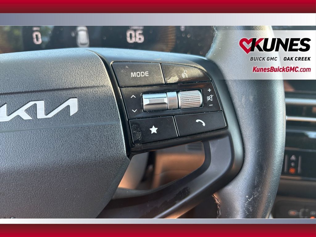 Used 2026 Kia Sportage LX FWD image 17