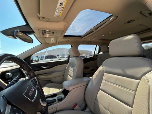 Used 2019 GMC Acadia Denali image 12