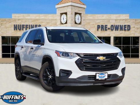 Used 2021 Chevrolet Traverse LS w/ LPO, Floor Liner Package image 1