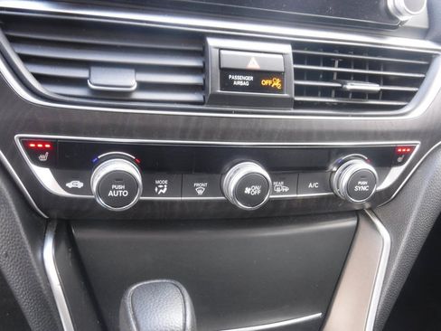 Used 2019 Honda Accord EX image 19