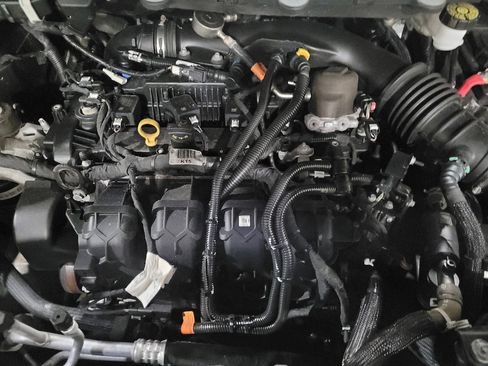 Used 2019 Ford Edge SE image 30