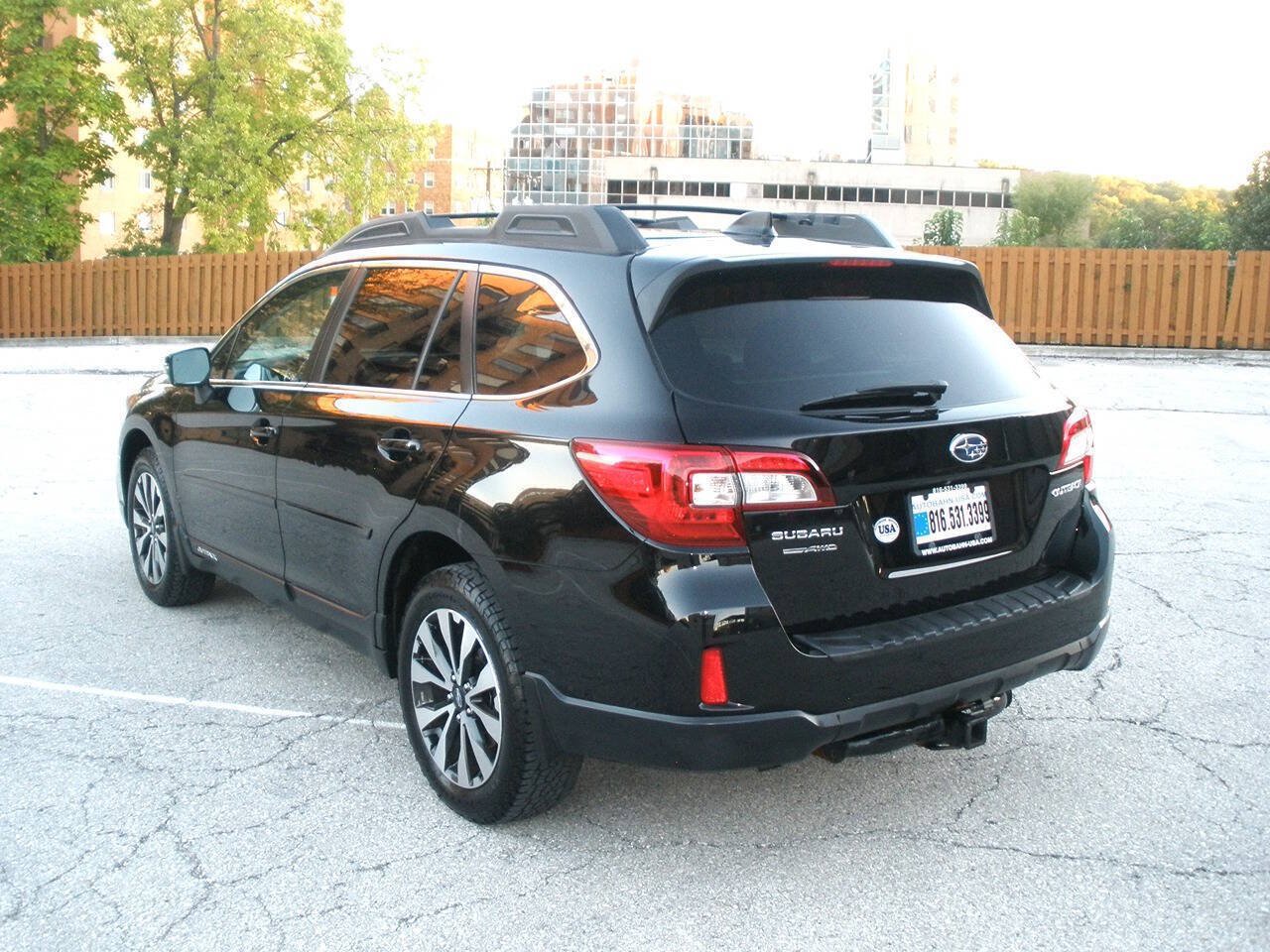 Used 2016 Subaru Outback 2.5i Limited AWD/4WD image 9