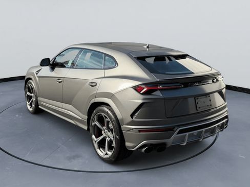 Used 2022 Lamborghini Urus AWD/4WD image 7