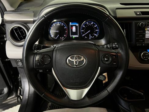 Used 2016 Toyota RAV4 XLE FWD image 9