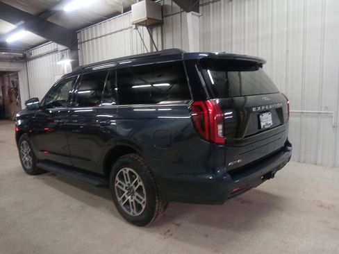 Certified 2025 Ford Expedition Active image 3