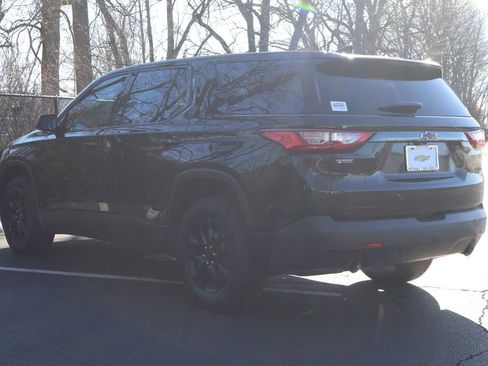 Used 2021 Chevrolet Traverse LS w/ LPO, Blackout Package image 5