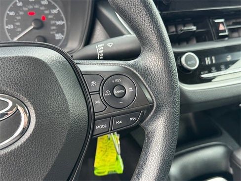 Used 2023 Toyota Corolla LE image 29