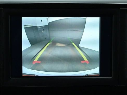 Used 2021 Chrysler Voyager L image 29