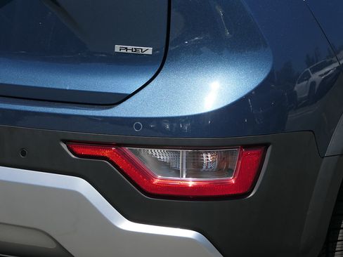 Used 2023 Kia Niro EX FWD image 4
