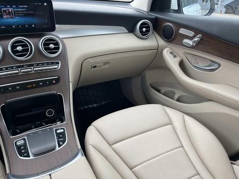 Used 2021 Mercedes-Benz GLC 300 GLC 300 image 16