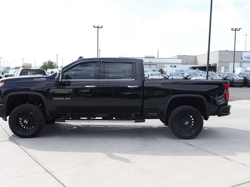 Used 2023 Chevrolet Silverado 2500 High Country AWD/4WD image 3