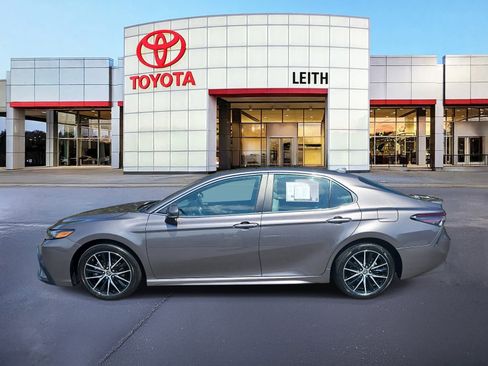 Used 2023 Toyota Camry SE w/ Audio Upgrade Package image 5