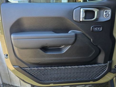 New 2026 Jeep Gladiator Willys AWD/4WD image 19