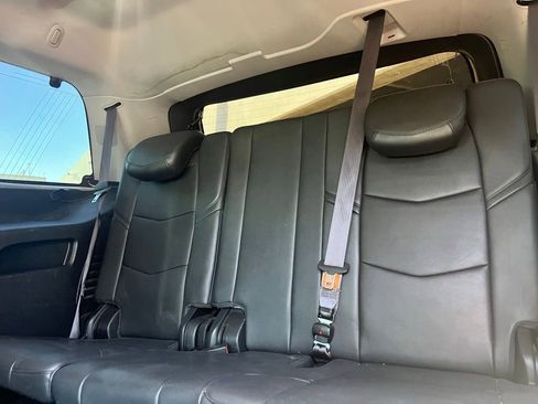 Used 2015 Cadillac Escalade Premium RWD image 9