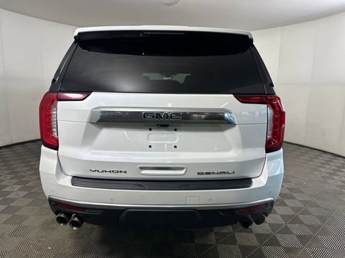 Used 2022 GMC Yukon XL Denali w/ Advanced Technology Package image 4