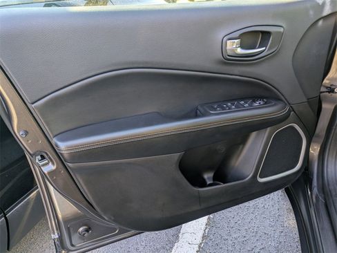 Used 2021 Jeep Compass Sport image 10