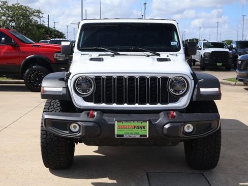 Used 2025 Jeep Gladiator Rubicon w/ Convenience Group AWD/4WD image 2