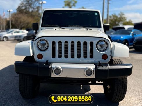 Used 2017 Jeep Wrangler Unlimited Sahara w/ Connectivity Group AWD/4WD image 14