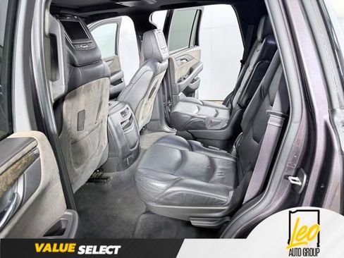 Used 2016 Cadillac Escalade Platinum AWD/4WD image 18